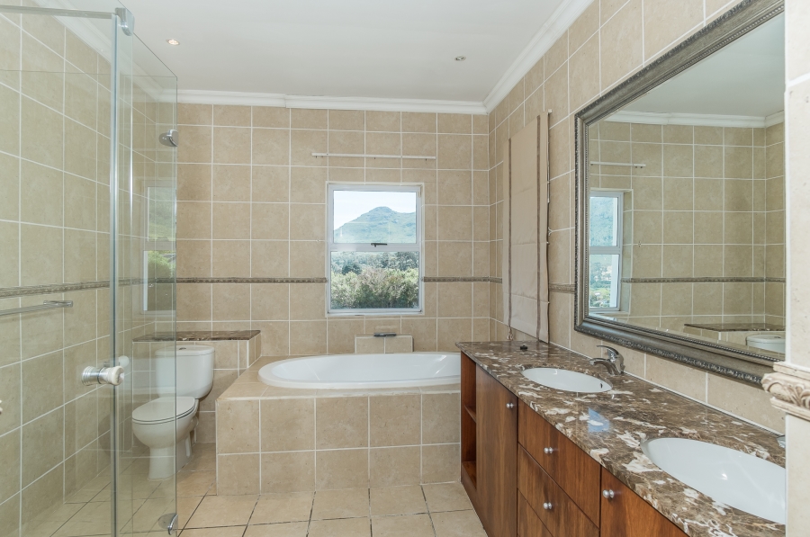 4 Bedroom Property for Sale in Belvedere Western Cape